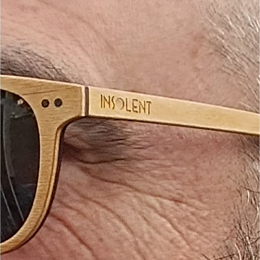 Detalle Perfil izquierdo Gafas de Sol polarizadas BROOKLYN VANILA 