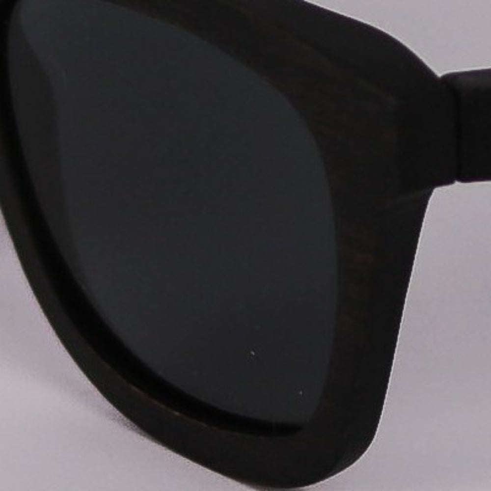 BROWN GOTHO - Gafas de Sol Polarizadas de Bambú oscuro con elegancia sobria y rebelde