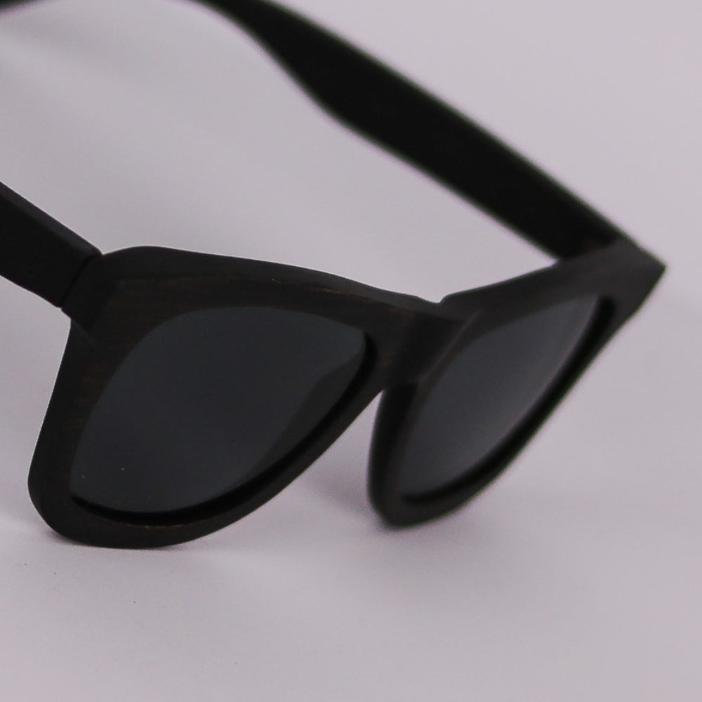 BROWN GOTHO - Gafas de Sol Polarizadas de Bambú oscuro con elegancia sobria y rebelde