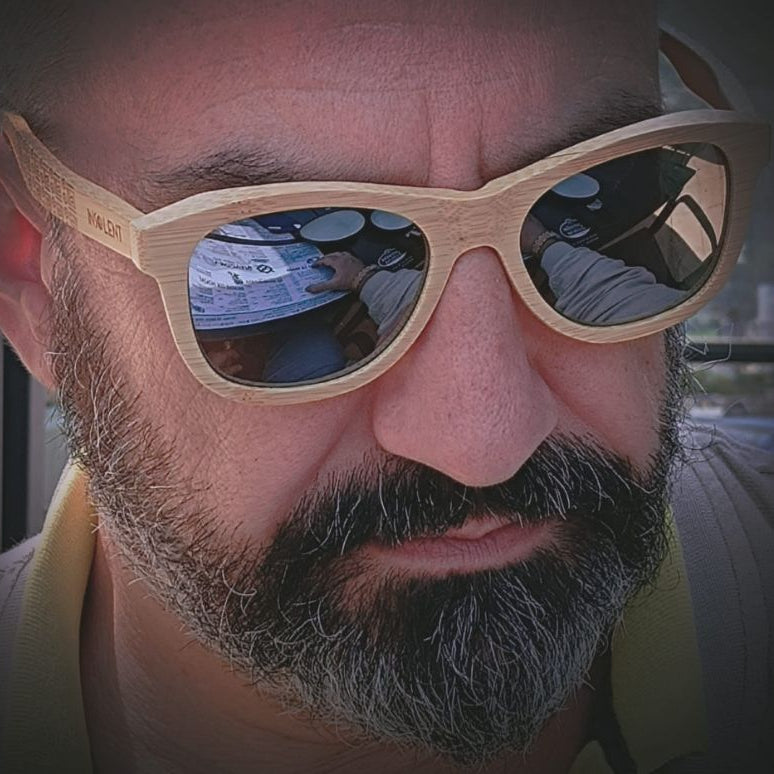 Primer plano con Gafas de Sol modelo WADI ARENA
