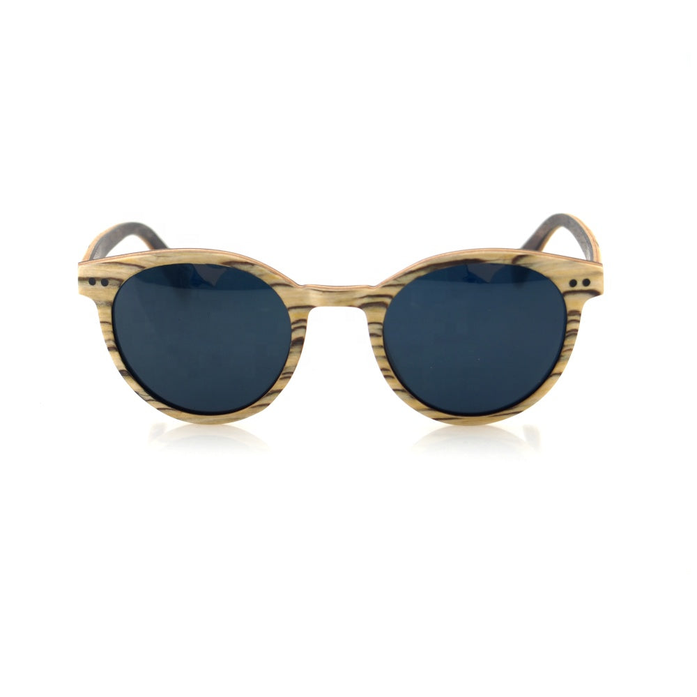 Vista frontal Gafas de Sol modelo Irina Baihu de Insolent