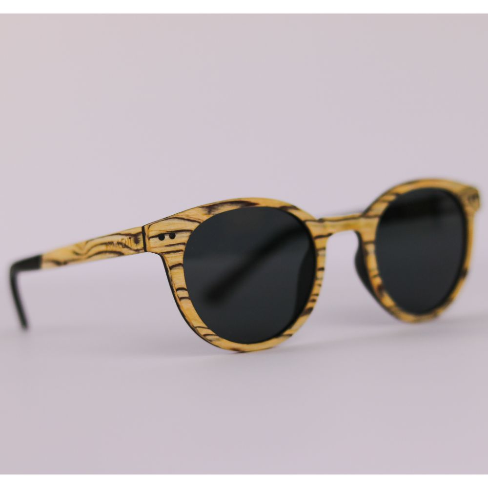 Vista frontal Gafas de Sol modelo Irina Baihu de Insolent