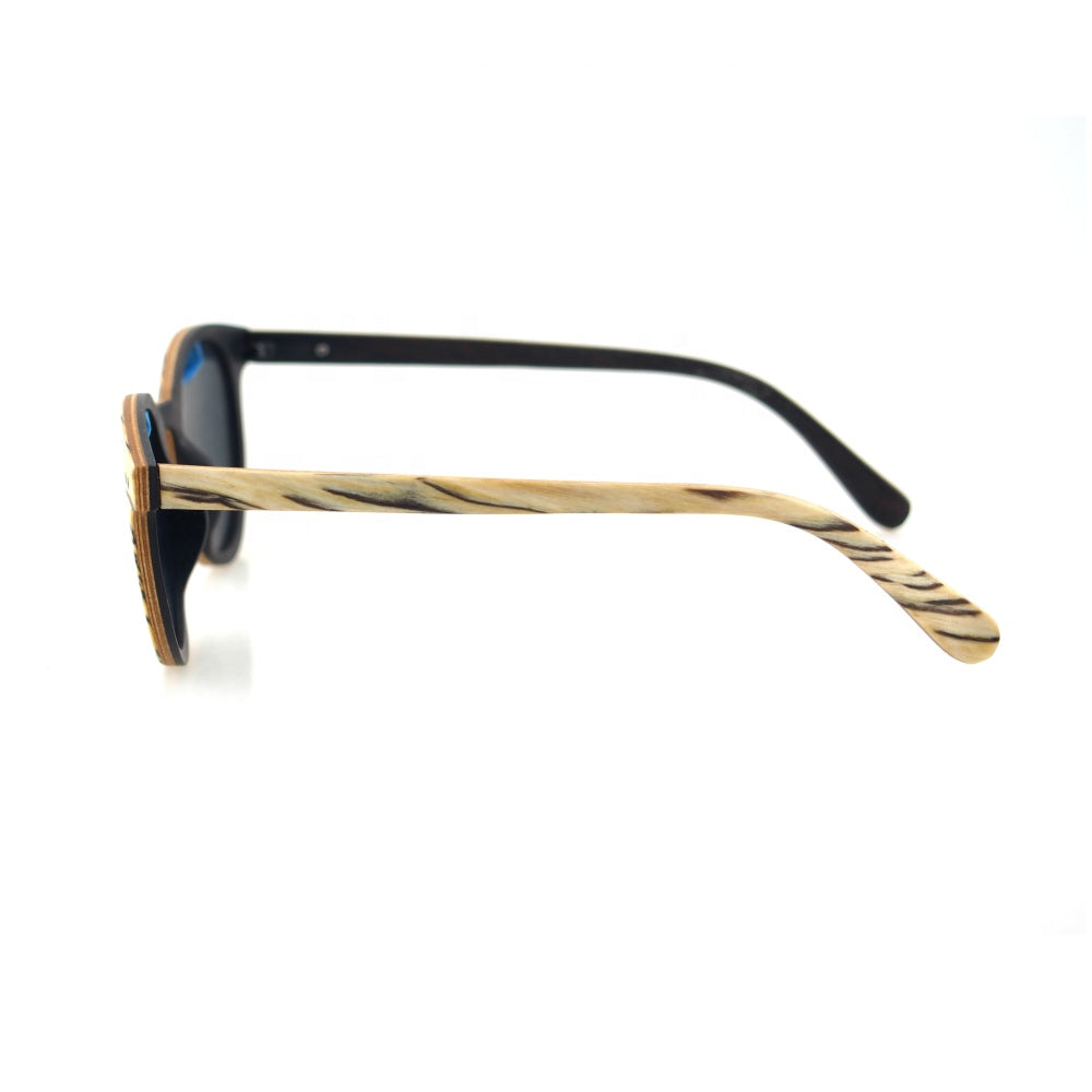 Vista lateral Gafas de Sol modelo Irina Baihu de Insolent