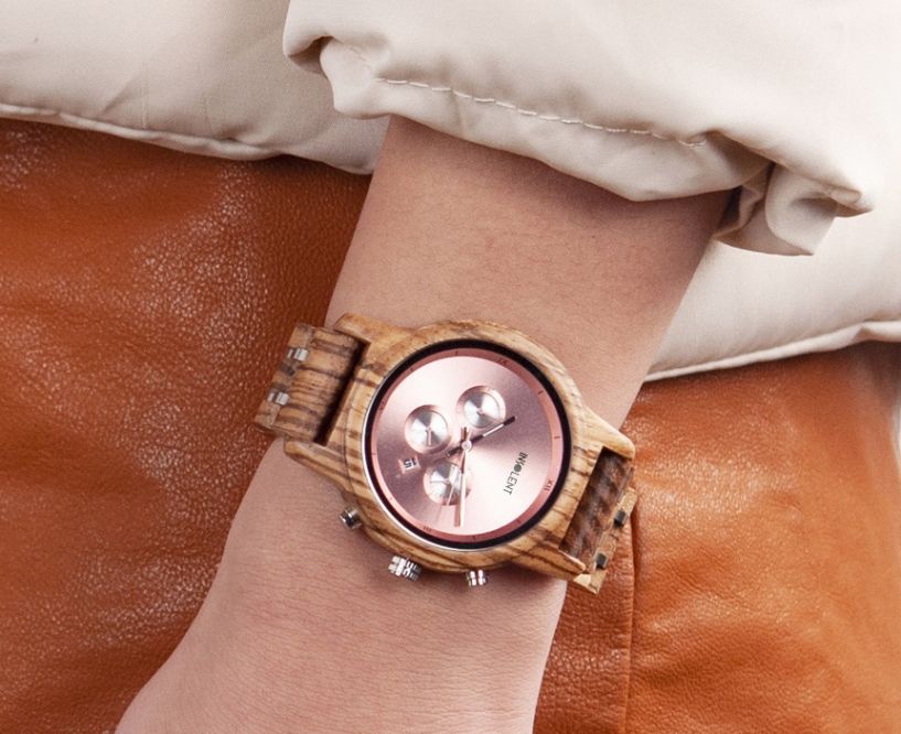 Vista frontal en muñeca del Reloj Insolent modelo Melrose Sweet