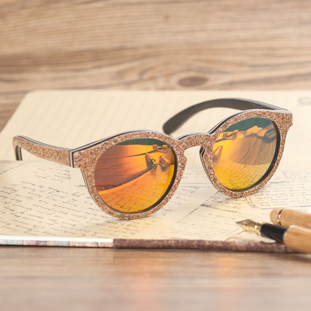 Composición  escritorio Gafas de sol de madera MILOS PEAK