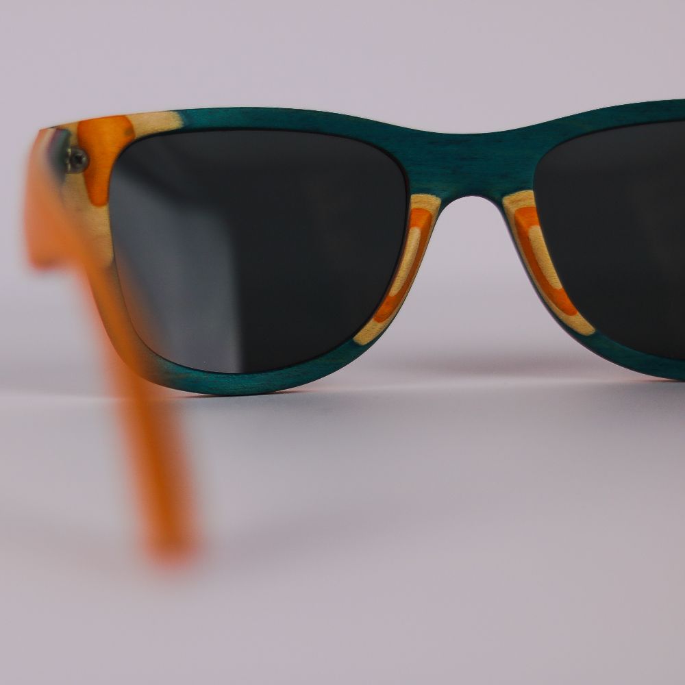 Detalle del color turquesa del interior del puente gafas de sol RODNEY CITRIC