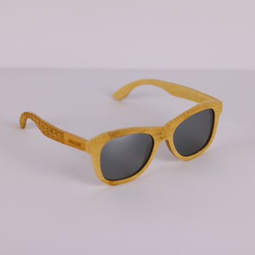 Detalle del fleje de las gafas de sol WADI ARENA