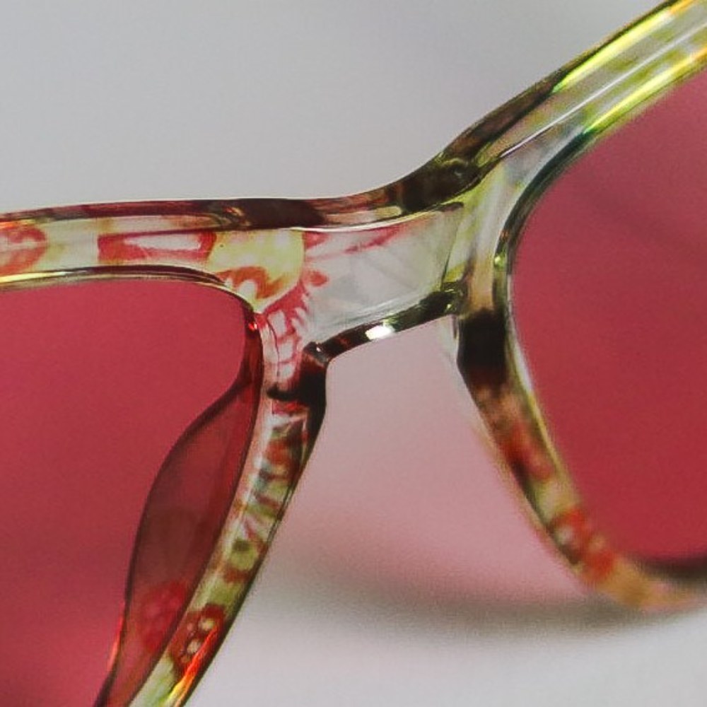 Detalle Puente Gafas de sol polarizadas WARHOL MARGUERITE serigrafía margaritas
